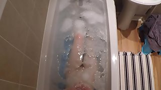 Spycam - Petite MILF having a bath and masturbating